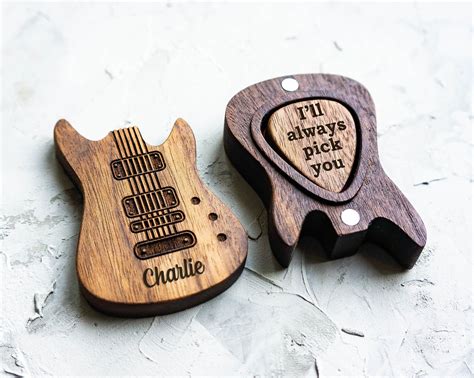 customized guitar picks with pictures.